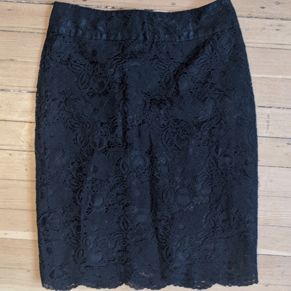 Banana Republic Lace Pencil Skirt - Picture 1 of 6